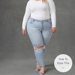 NWT Abercrombie High Rise Mom Jeans